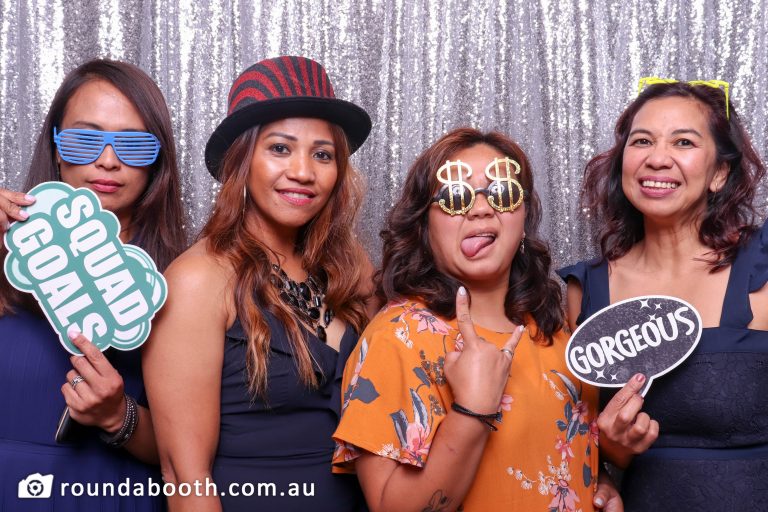 roundabooth photo booth year 10 formal seven hills NSW